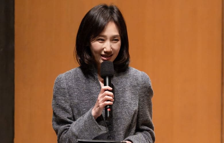 김지윤 섭외, 정치학자  박사 V.One 대표 100% 책임 진행